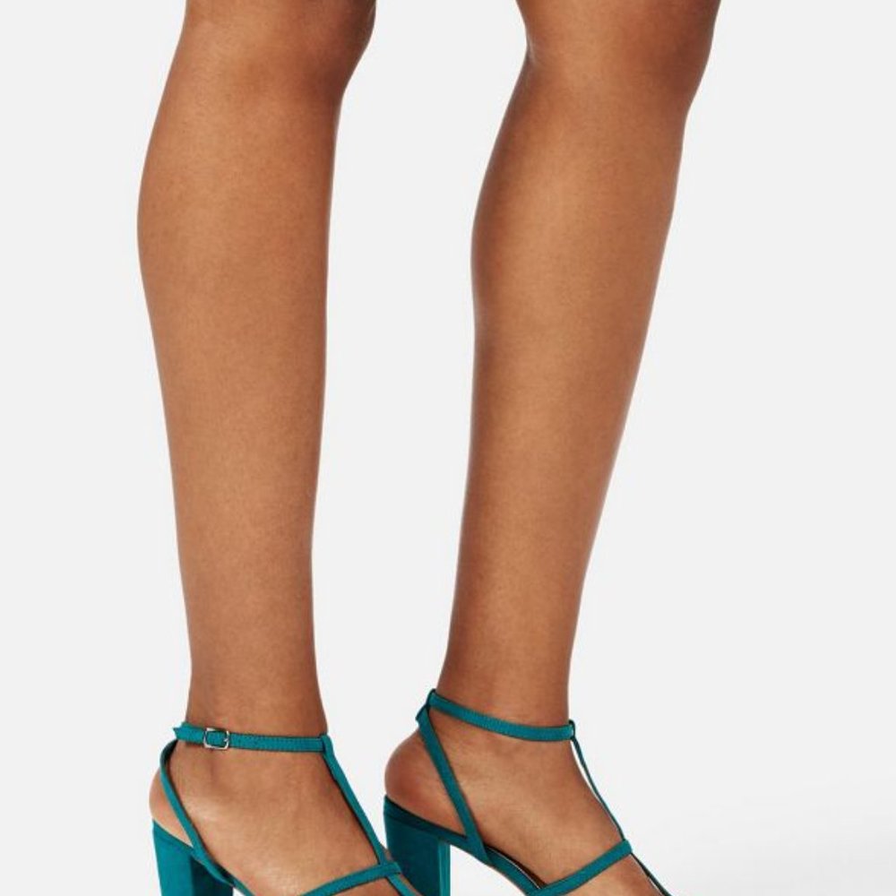 Zolaa Strappy Heeled Sandal - Picture 4 of 4